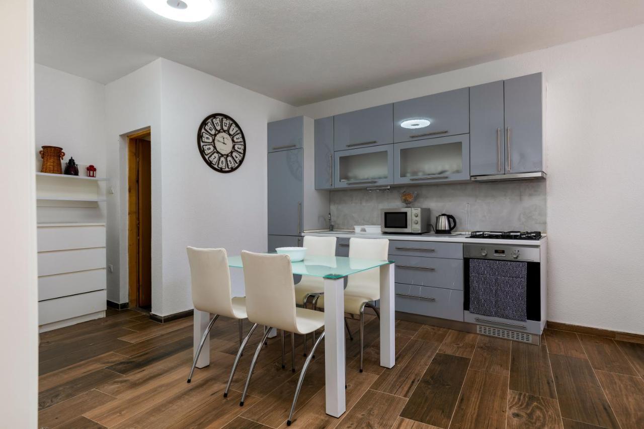Top Central Apartments Pula Exterior foto